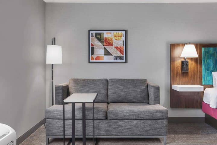 Room 9 of 17
